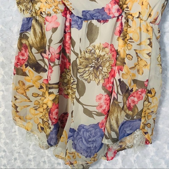 Fab’Rik Floral Short Sleeve Romper Ivory Small - Picture 4 of 8